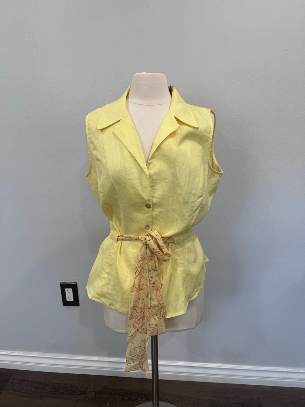 Vintage PADOVA yellow linen sleeveless blouse